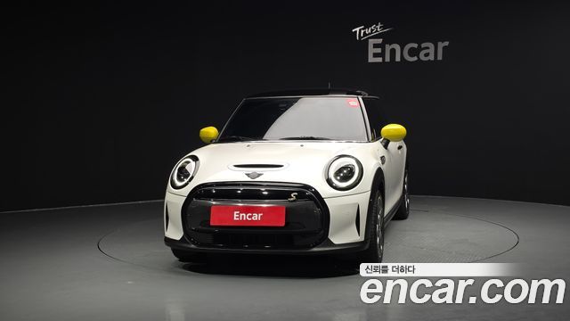 MINI Cooper Electric SE Electric 3rd 2024 — фото 3
