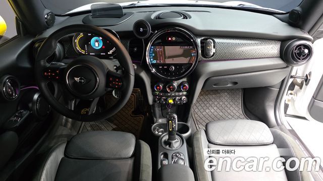 MINI Cooper Electric SE Electric 3rd 2024 — фото 7