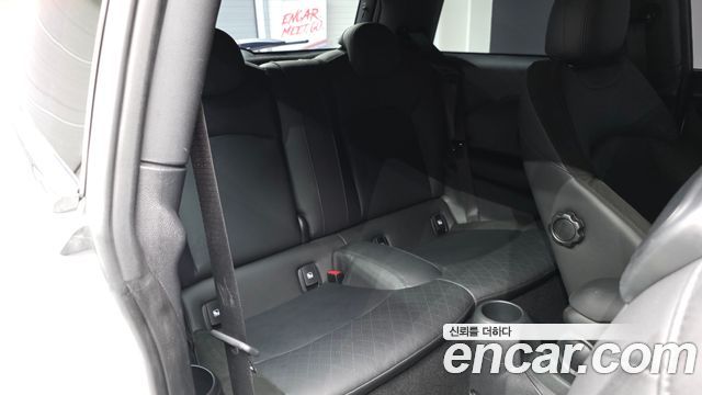MINI Cooper Electric SE Electric 3rd 2024 — фото 12