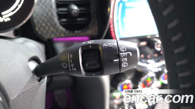 MINI Cooper Electric SE Electric 3rd 2024 — фото 18