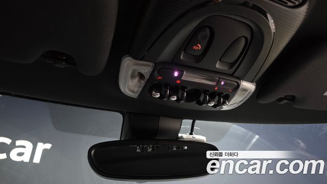 MINI Cooper Electric SE Electric 3rd 2024 — фото 19