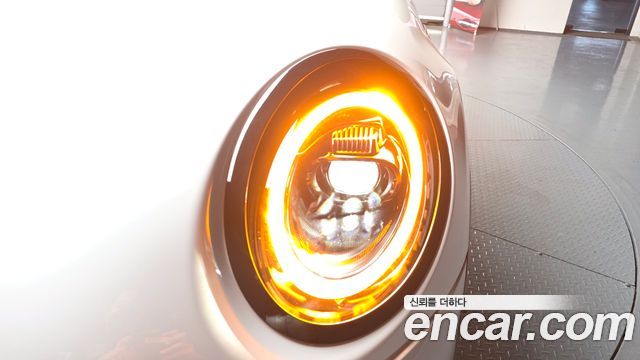 MINI Cooper Electric SE Electric 3rd 2024 — фото 22