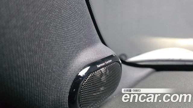 MINI Cooper Electric SE Electric 3rd 2024 — фото 27