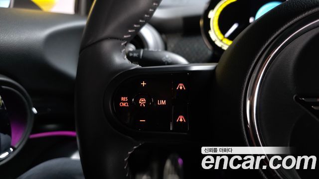 MINI Cooper Electric SE Electric 3rd 2024 — фото 34
