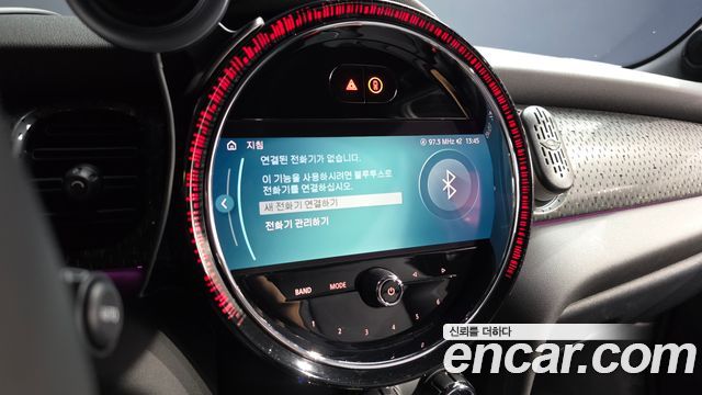 MINI Cooper Electric SE Electric 3rd 2024 — фото 35