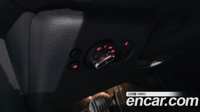 MINI Cooper Electric SE Electric 3rd 2024 — фото 38