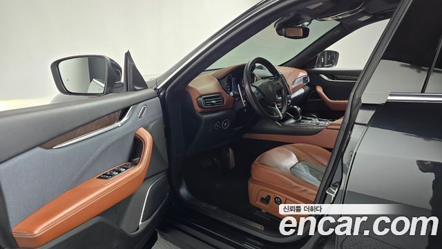 Maserati Levante 3.0 AWD GranLusso 2018 — фото 10
