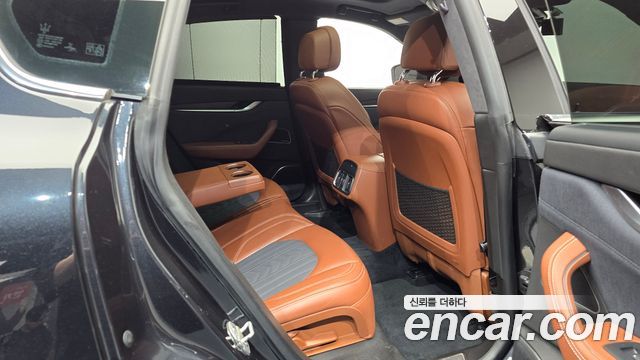 Maserati Levante 3.0 AWD GranLusso 2018 — фото 11