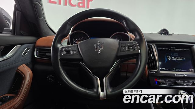 Maserati Levante 3.0 AWD GranLusso 2018 — фото 13