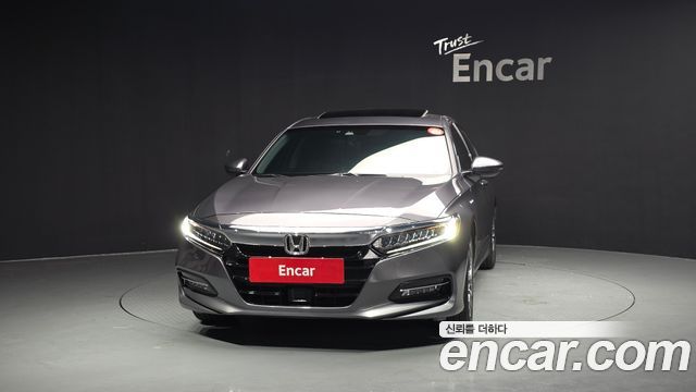 Honda Accord (X) 2.0 Hybrid Touring 2019 — фото 3