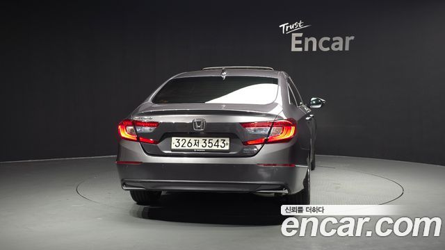 Honda Accord (X) 2.0 Hybrid Touring 2019 — фото 4