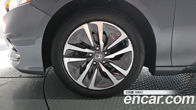 Honda Accord (X) 2.0 Hybrid Touring 2019 — фото 5