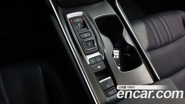 Honda Accord (X) 2.0 Hybrid Touring 2019 — фото 9