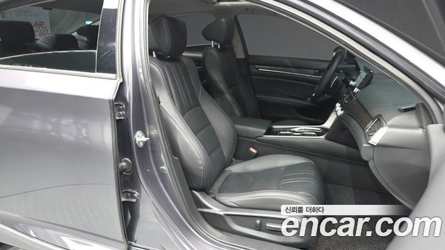 Honda Accord (X) 2.0 Hybrid Touring 2019 — фото 11