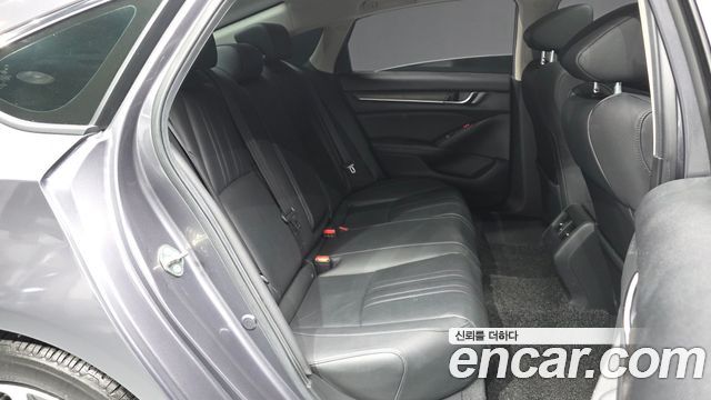 Honda Accord (X) 2.0 Hybrid Touring 2019 — фото 12