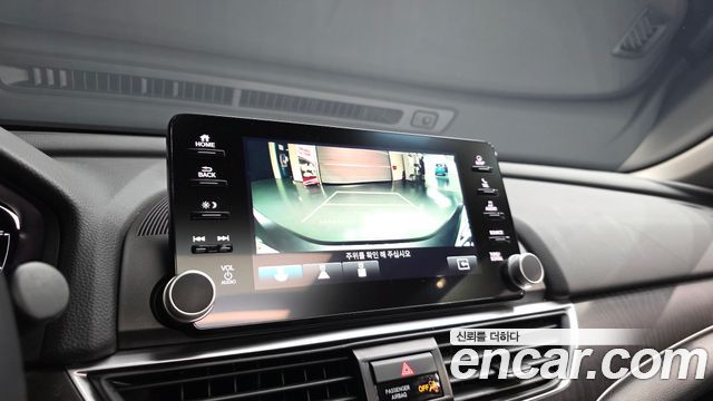 Honda Accord (X) 2.0 Hybrid Touring 2019 — фото 15