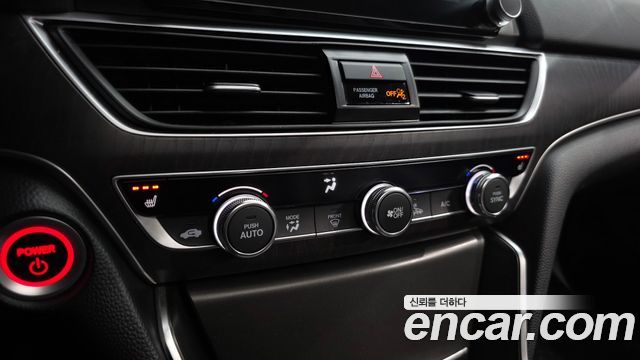 Honda Accord (X) 2.0 Hybrid Touring 2019 — фото 31
