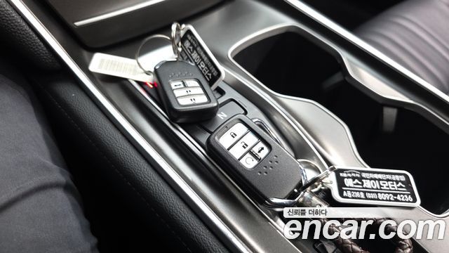 Honda Accord (X) 2.0 Hybrid Touring 2019 — фото 35