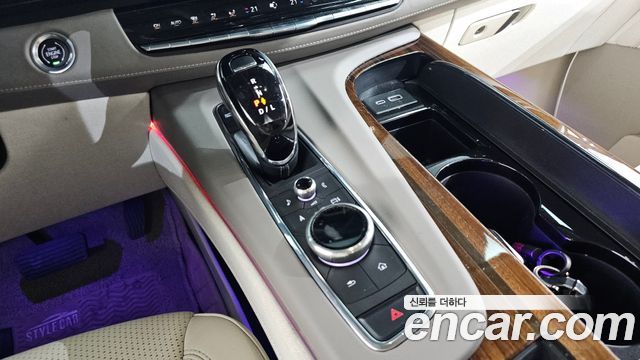 Cadillac Escalade (V) 6.2 Sports Platinum 2023 — фото 9