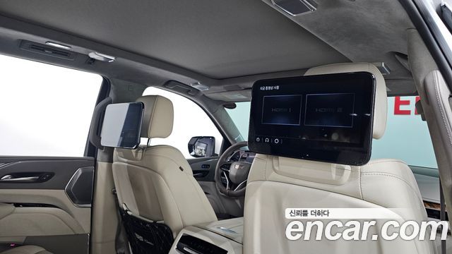 Cadillac Escalade (V) 6.2 Sports Platinum 2023 — фото 15