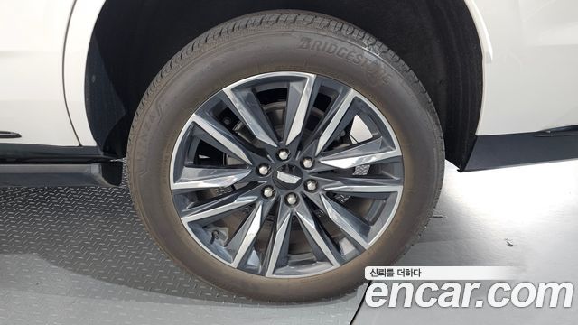 Cadillac Escalade (V) 6.2 Sports Platinum 2023 — фото 21