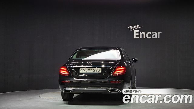 Mercedes-Benz E-Class (W213) E220d Exclusive 2019 — фото 4