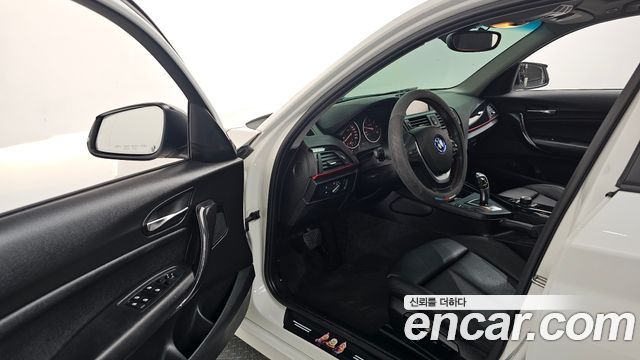BMW 1 Series (F20) 118d Sport 5Door 2015 — фото 10