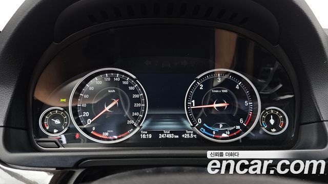 BMW 5 Series (F10) 525d xDrive 2013 — фото 8