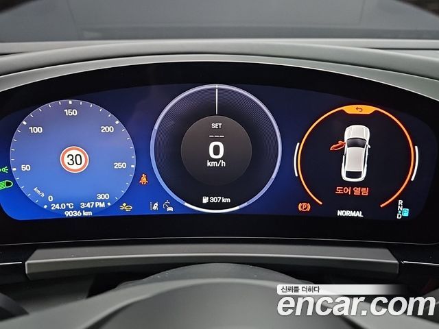 Porsche Macan EV 4S 2025 — фото 8
