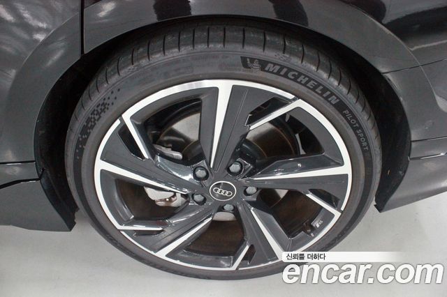 Audi A6 e-tron Performance S line 2025 — фото 5