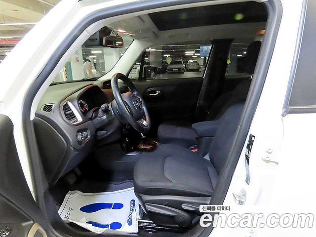 Jeep Renegade 2.0 Diesel Longitude AWD 2016 — фото 6