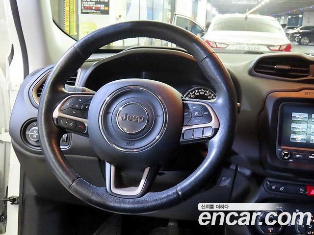 Jeep Renegade 2.0 Diesel Longitude AWD 2016 — фото 8