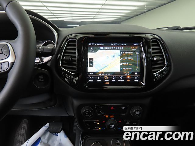 Jeep Compass (II) 2.4 Limitied AWD 2018 — фото 10