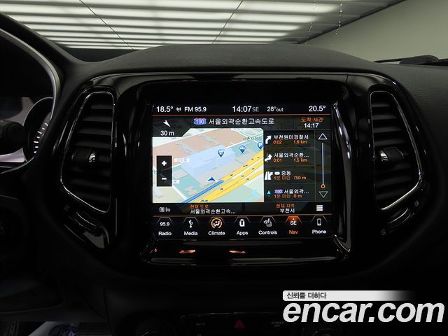 Jeep Compass (II) 2.4 Limitied AWD 2018 — фото 15