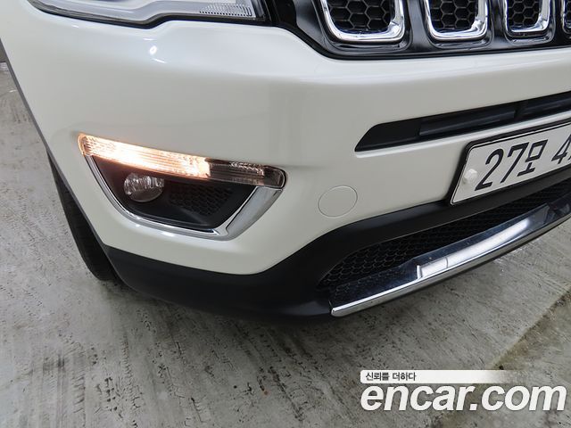 Jeep Compass (II) 2.4 Limitied AWD 2018 — фото 21