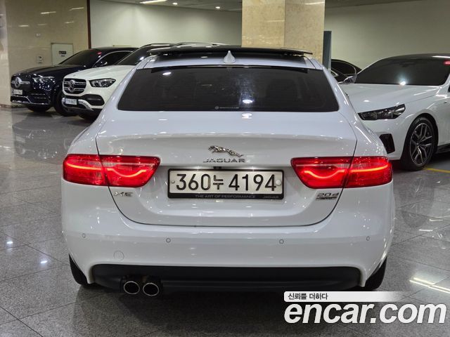 Jaguar XE 20d Perstige AWD 2019 — фото 4