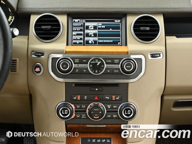 Land Rover Discovery 4 3.0 SDV6 HSE 2015 — фото 18