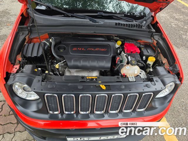 Jeep Renegade 2.4 Longitude High 2018 — фото 6