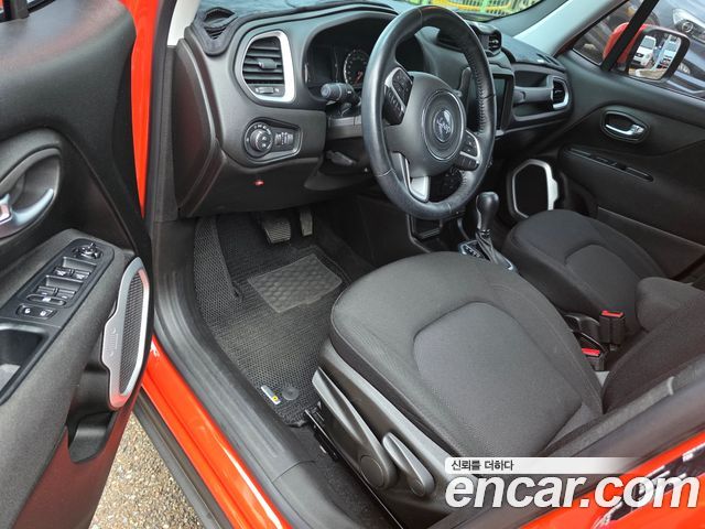 Jeep Renegade 2.4 Longitude High 2018 — фото 10