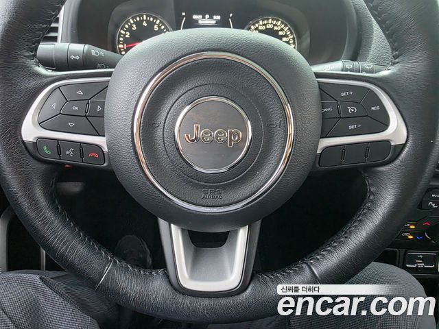 Jeep Renegade 2.4 Longitude High 2018 — фото 14