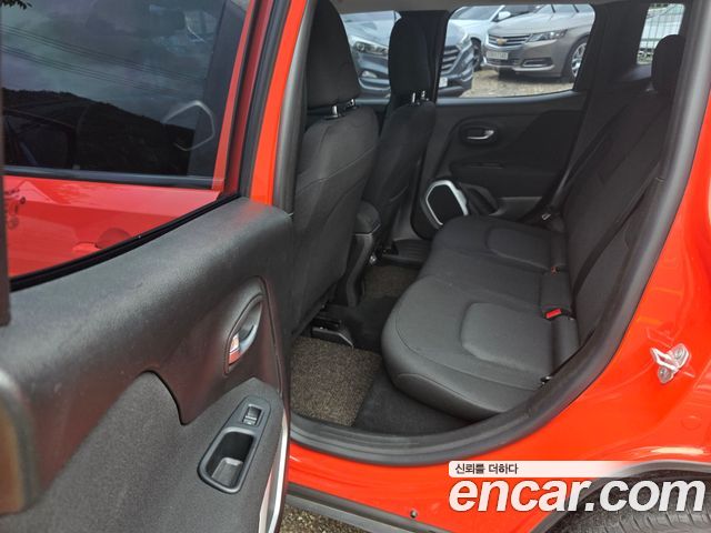 Jeep Renegade 2.4 Longitude High 2018 — фото 16