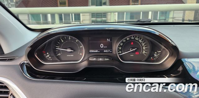 Peugeot 208 1.4 e-HDi Allure 5Door 2014 — фото 8