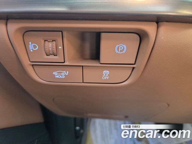 Hyundai Grandeur (GN7) 2,5 Gasoline 2WD Calligraphy 2025 — фото 17
