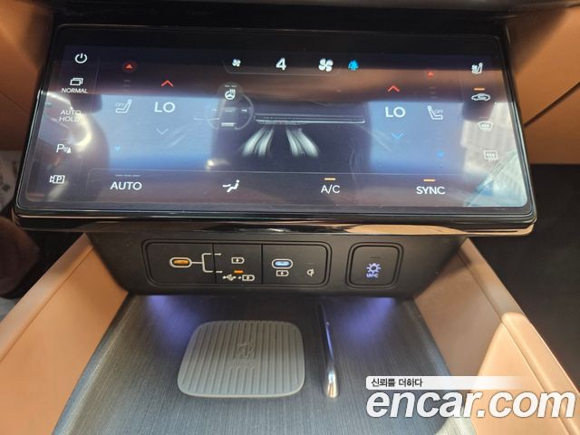 Hyundai Grandeur (GN7) 2,5 Gasoline 2WD Calligraphy 2025 — фото 18