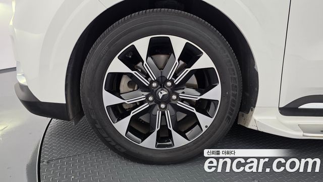 Kia Carnival (IV) Gasoline 9-seater Limousine(Special vehicle) 2021 — фото 5