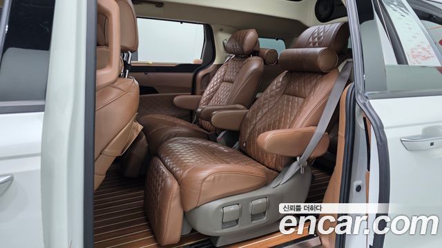 Kia Carnival (IV) Gasoline 9-seater Limousine(Special vehicle) 2021 — фото 16