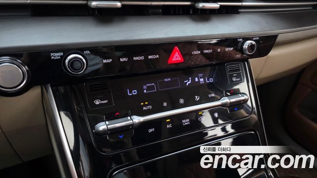 Kia Carnival (IV) Gasoline 9-seater Limousine(Special vehicle) 2021 — фото 21