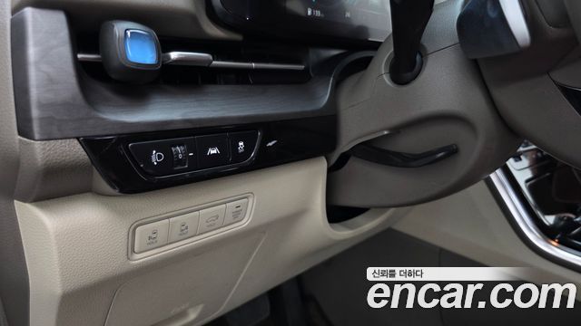 Kia Carnival (IV) Gasoline 9-seater Limousine(Special vehicle) 2021 — фото 33