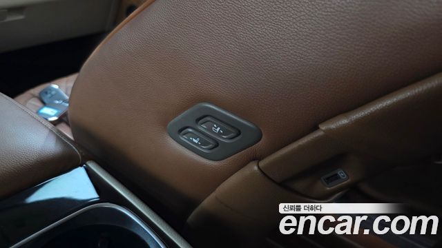 Kia Carnival (IV) Gasoline 9-seater Limousine(Special vehicle) 2021 — фото 36