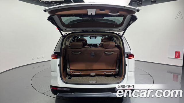 Kia Carnival (IV) Gasoline 9-seater Limousine(Special vehicle) 2021 — фото 39